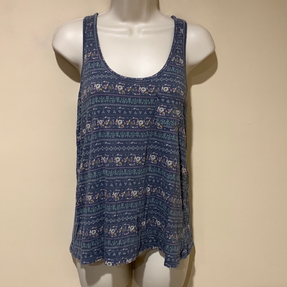 Mossimo top - Picture 1 of 8